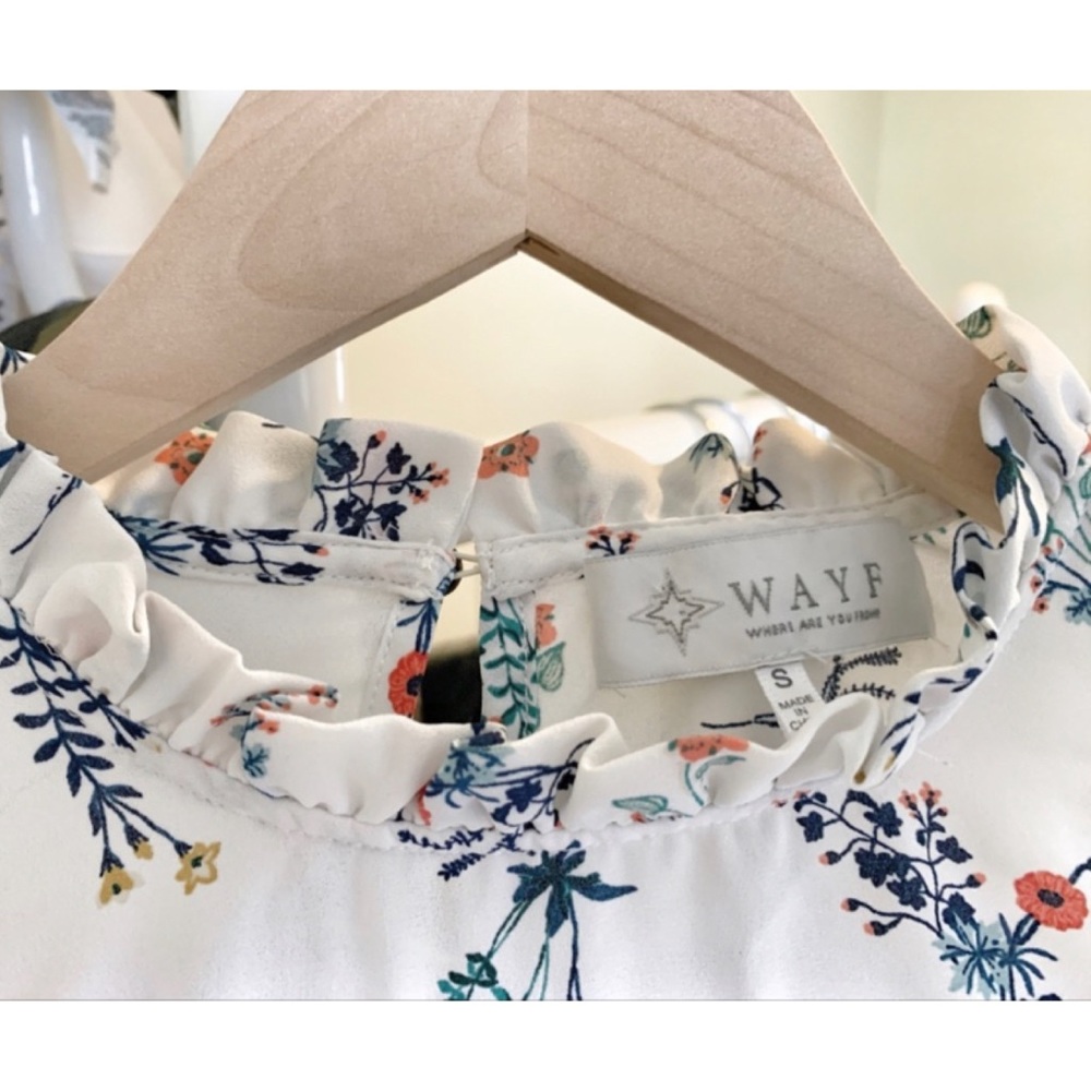 Wayf floral bell sleeve blouse size small S